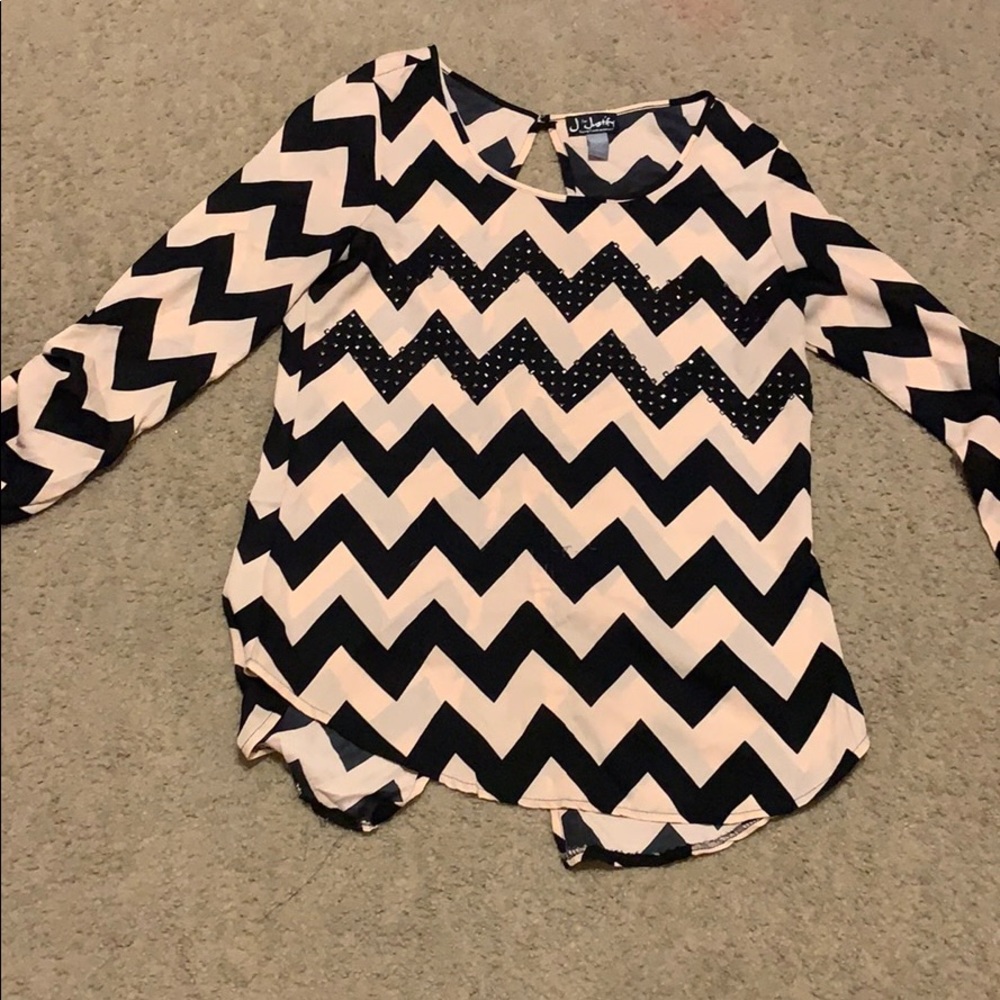 Chevron black and baby pink blouse!